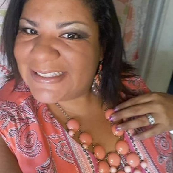 Meet your Posher, Adrienne - Picture 1 of 1